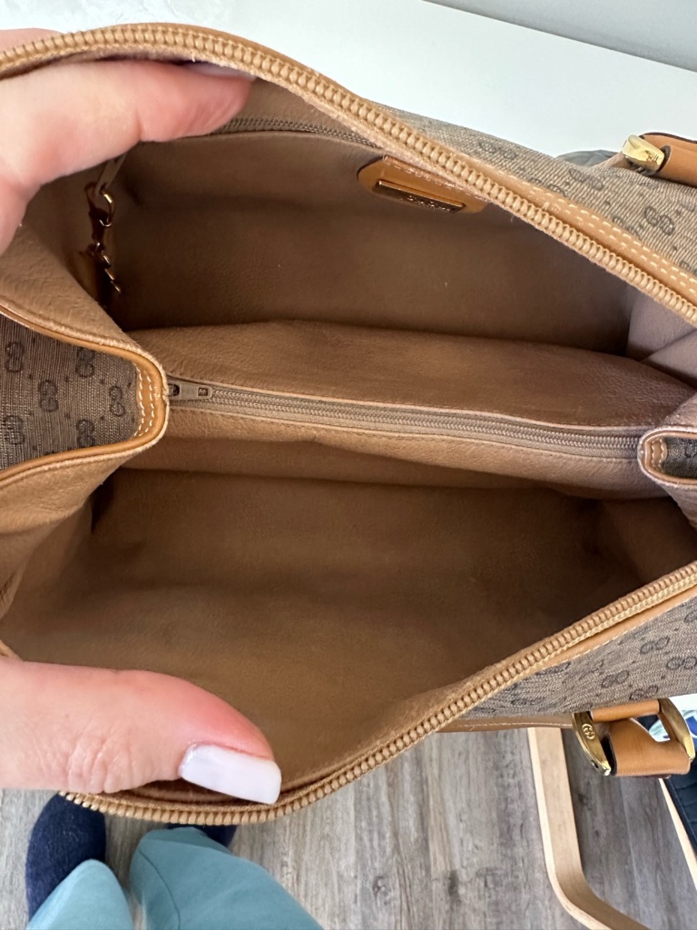 Gucci GG Monogram Leather Boston Bag - Picture 7 of 14